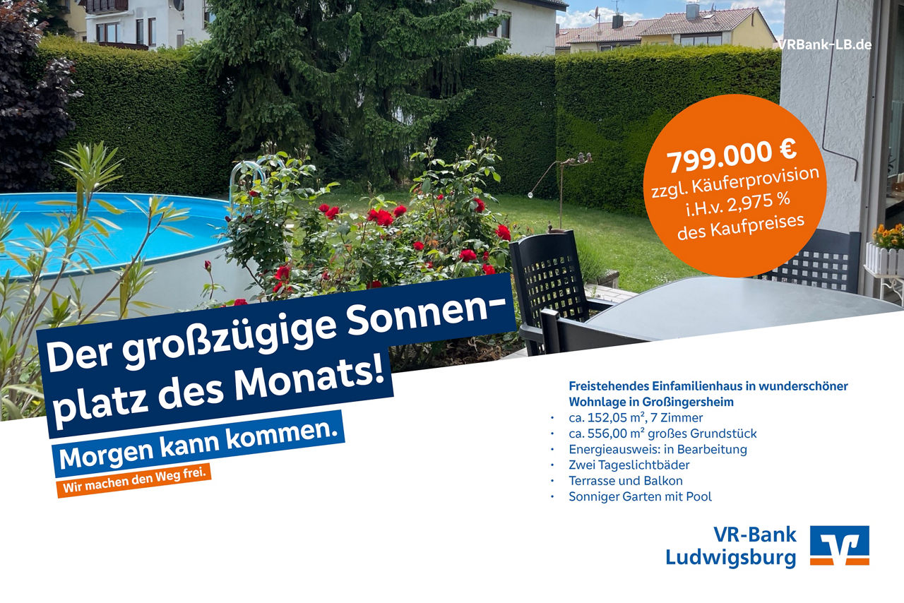 Immobilie des Monats, Blick in Garten mit Terasse und Pool