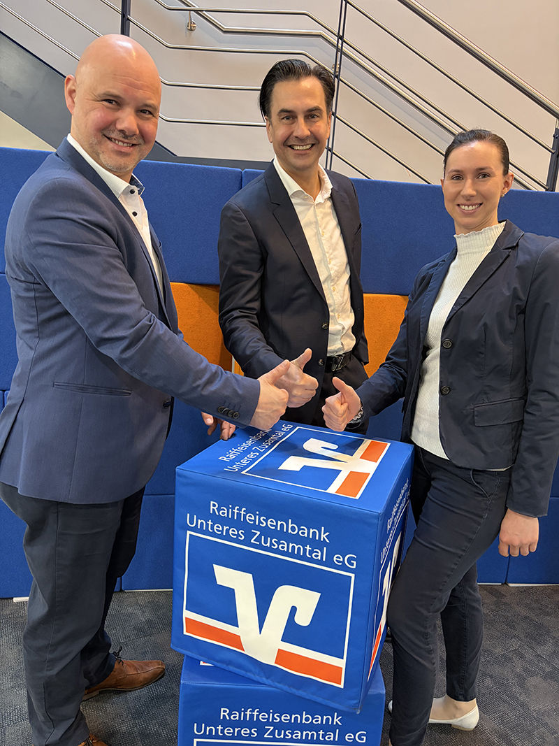 Ihr neues Versicherungsteam von links: Dominic Schurer, Tomas Mirkovic und Carina Rauberger