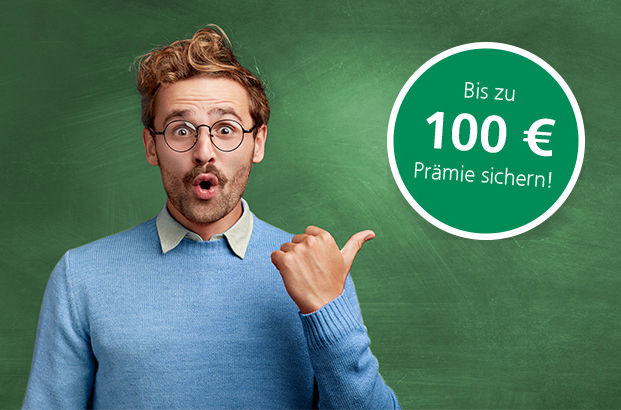 Mann mit einem überraschten Gesichtsausrduck zeigt auf die Werbeprämie