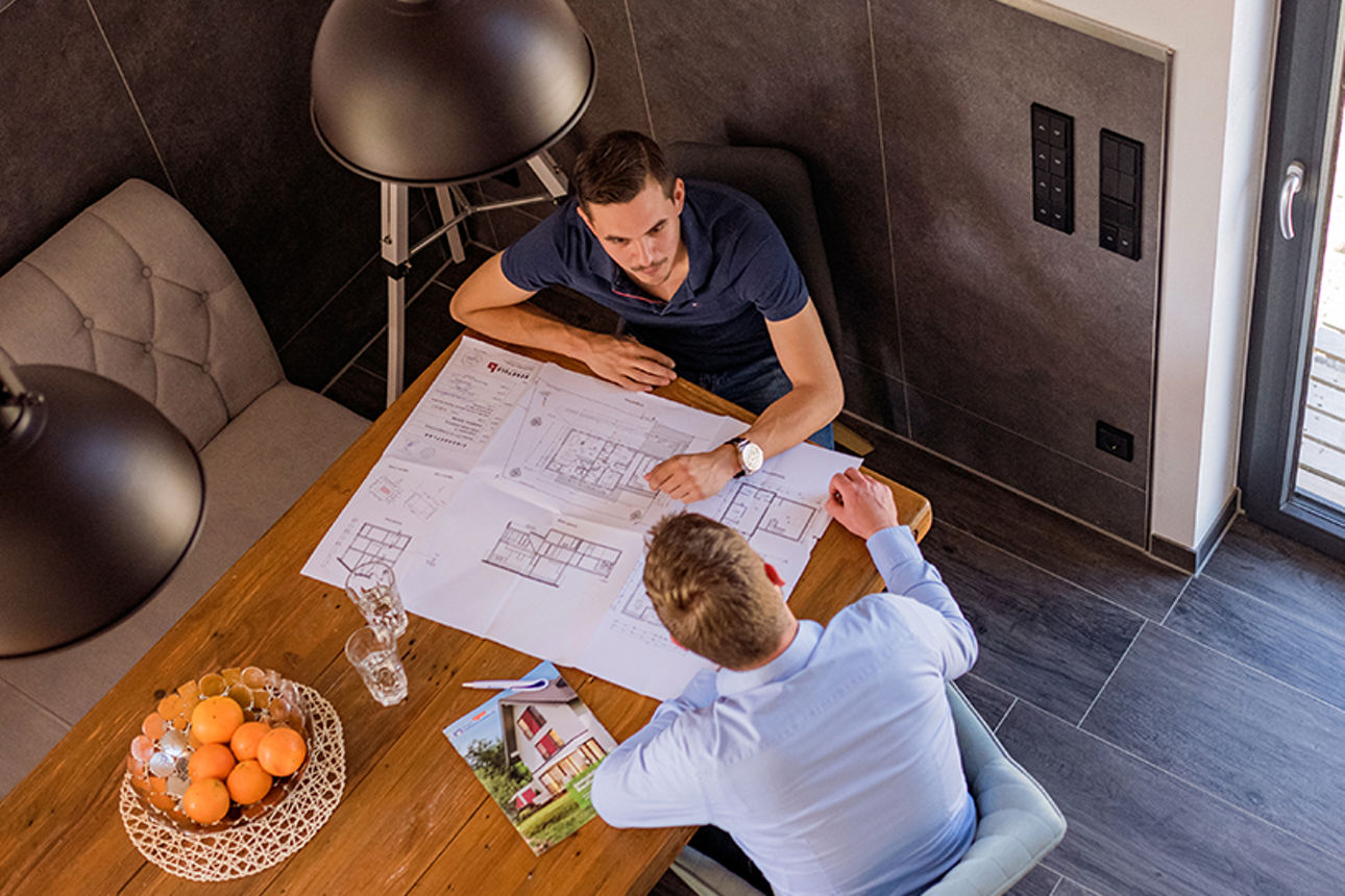 Immobilienberater mit Familie