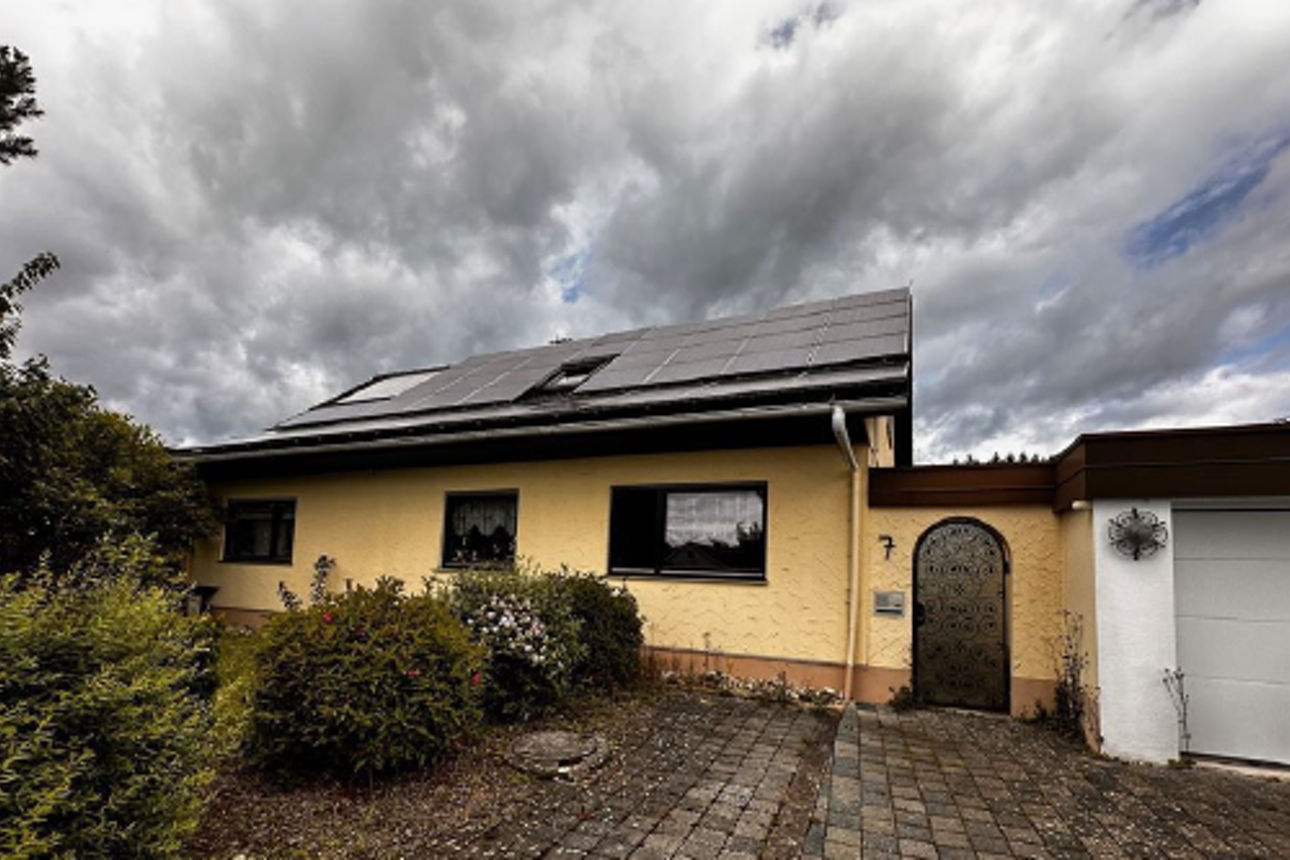 Immobilie Freistehendes Ein- Zweifamilienhaus in Deißlingen-Lauffen