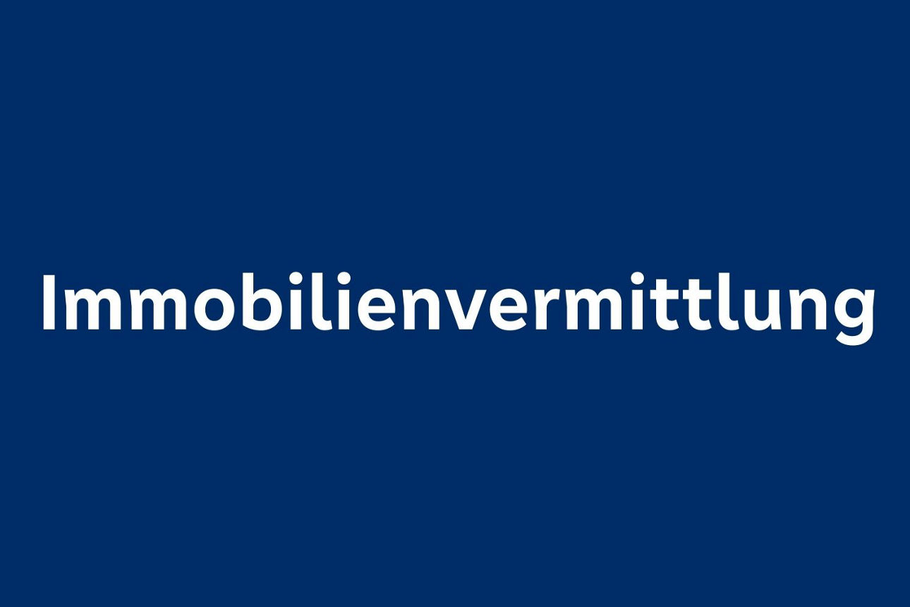 Dunkelblauer Hintergrund mit weißem Text "Immobilienvermittlung".