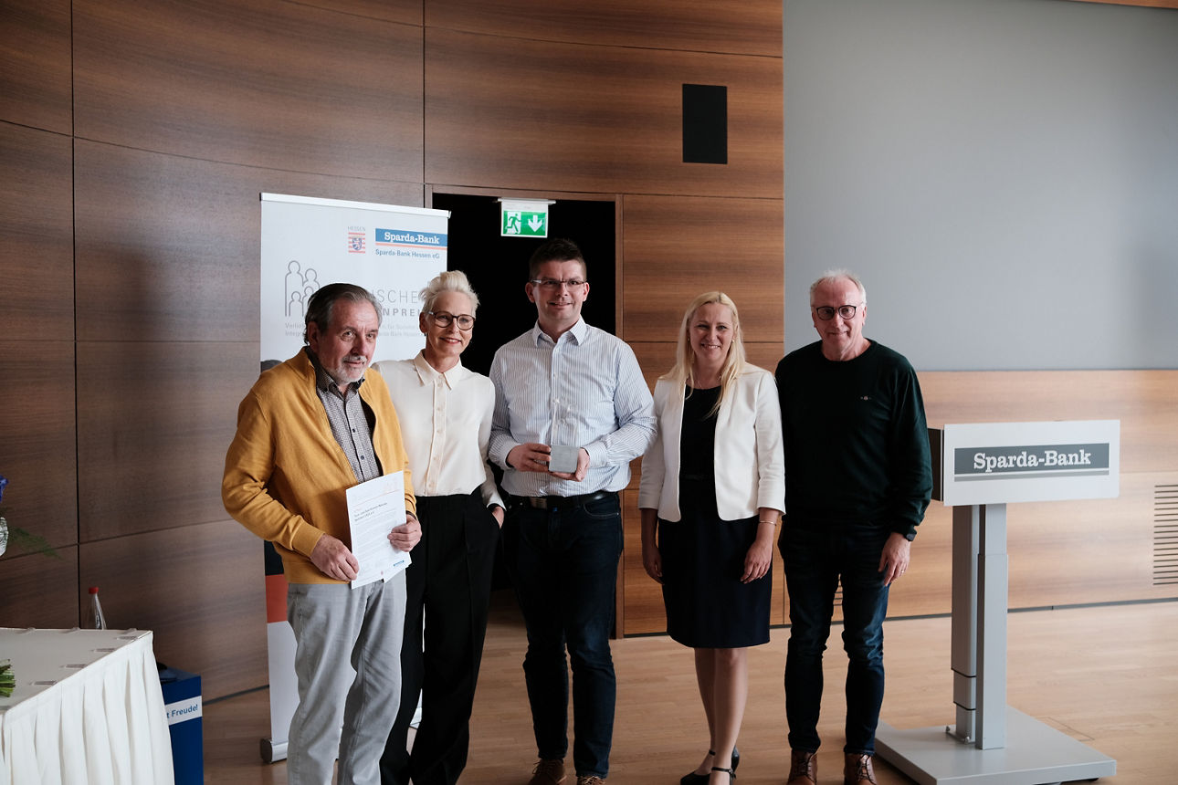 Die Erstplatzierten 2024 mit Ministerin und Jury-Vorsitzender