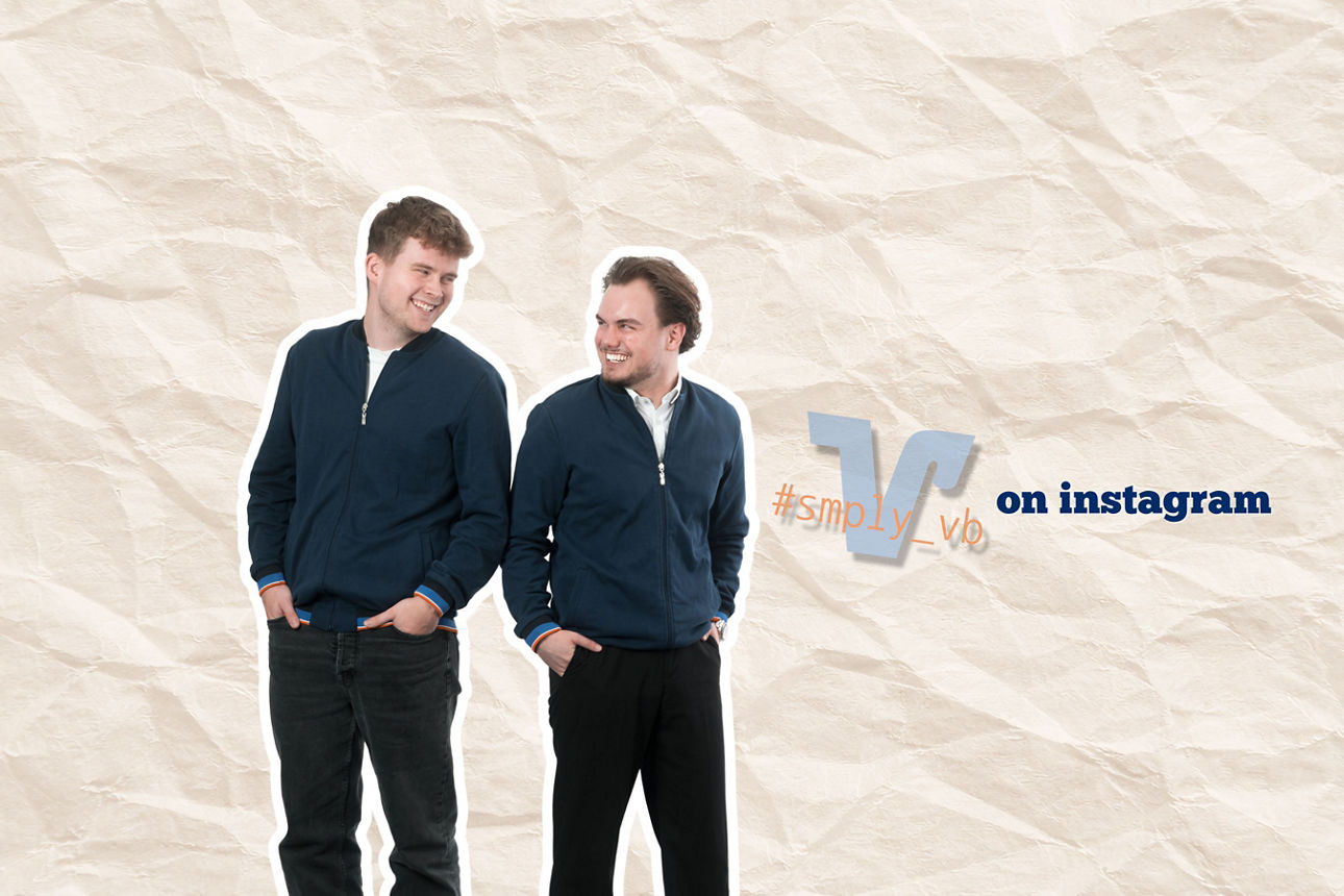 Tom und Tim vor Knitterpapier. Rechts steht: "V on instagram".