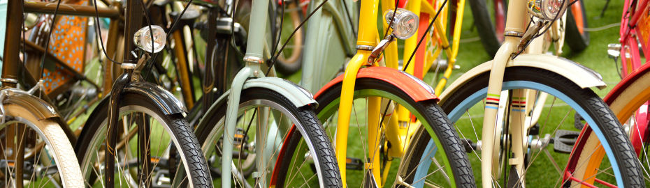 Fahrräder in verschiedenen Farben