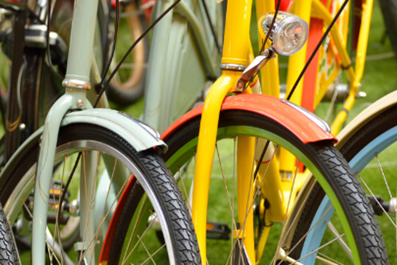 Fahrräder in verschiedenen Farben