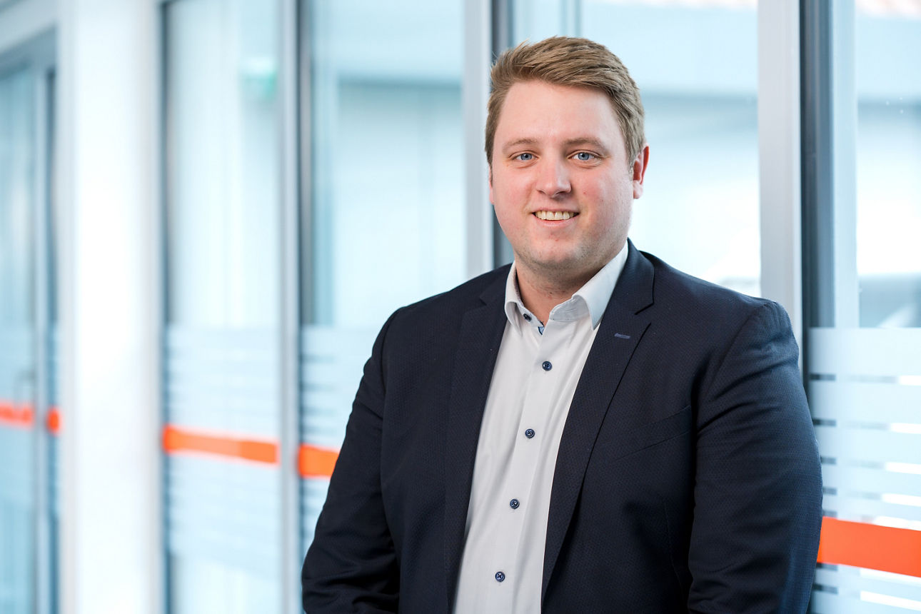 Jons Abben, Mitarbeiter der Volksbank Westrhauderfehn