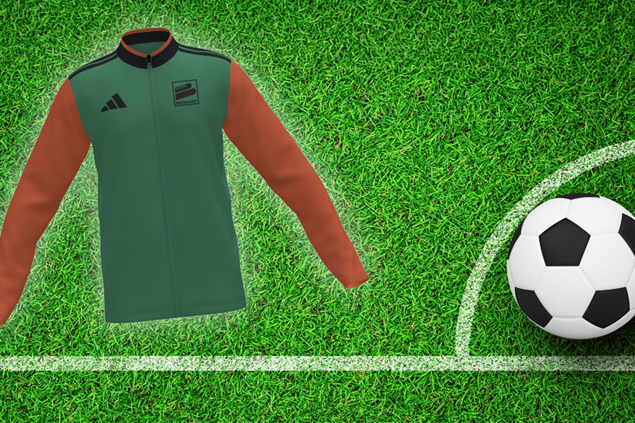 Das Bierkamp Trikot auf einem Fußssballplatz, wo der Ball an der Eckfahne liegt