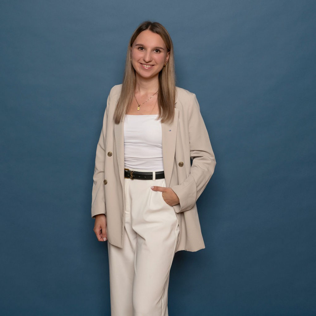 Julia Gollasch
