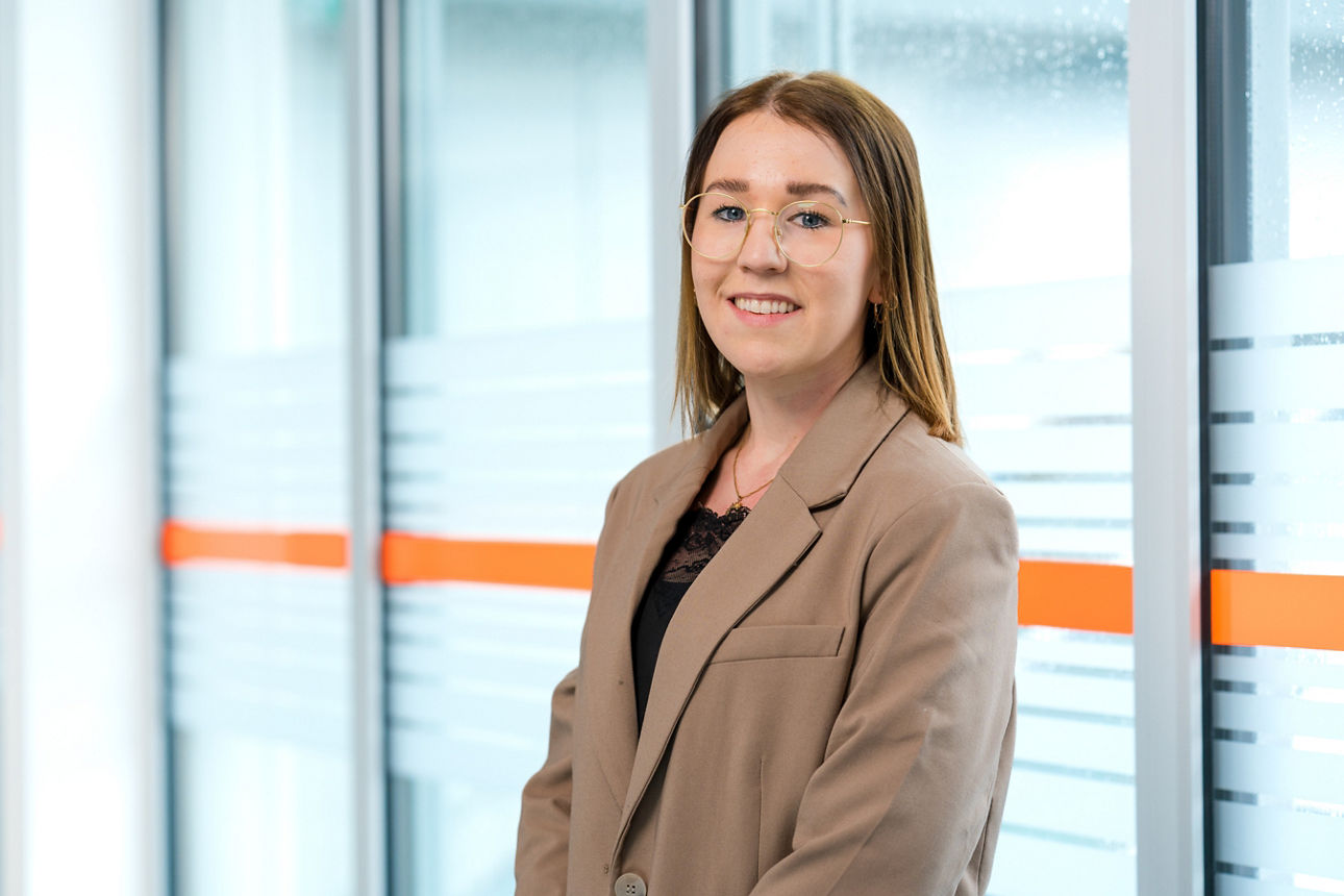Julia Klostermann, Mitarbeiterin der Volksbank Westrhauderfehn