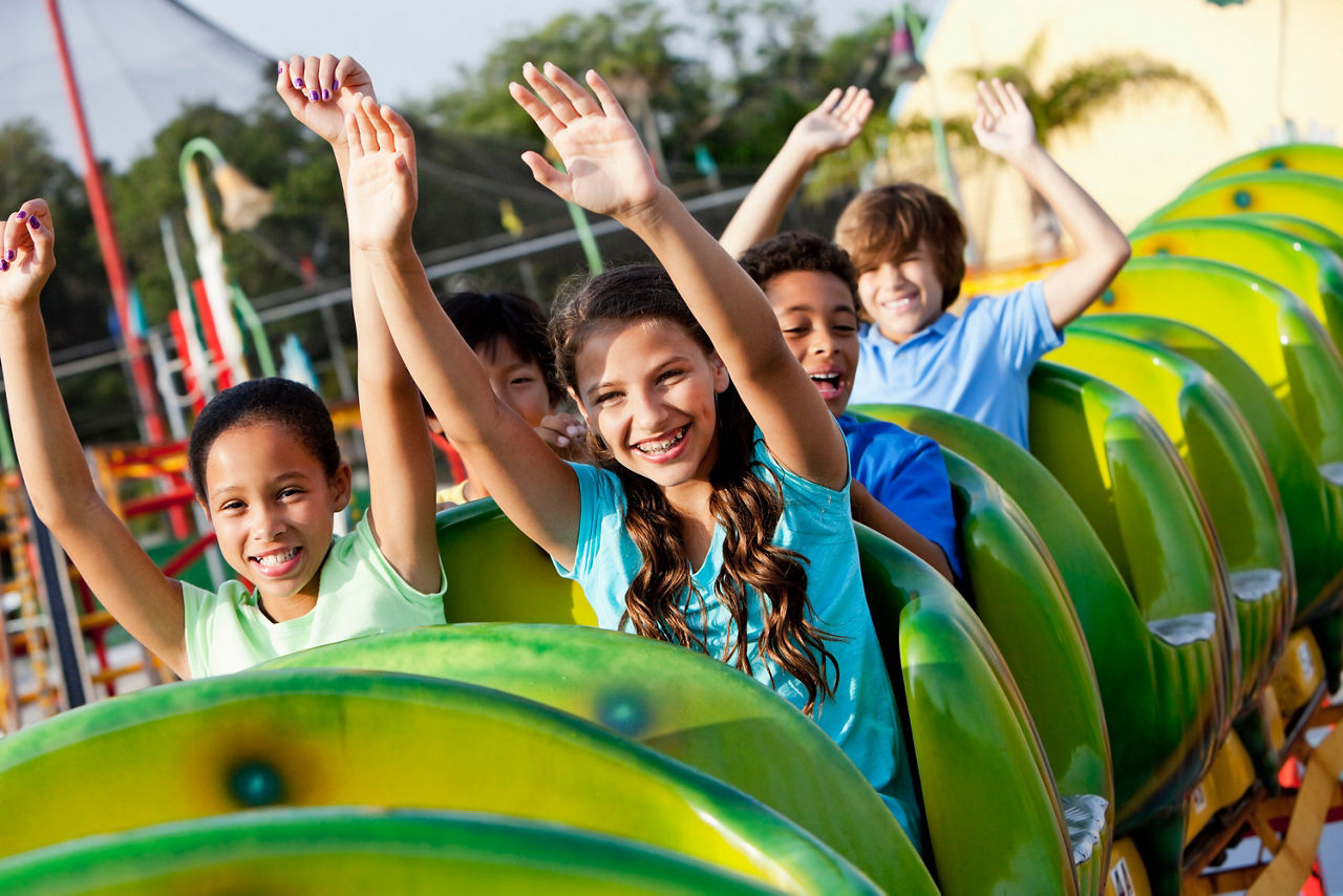 Juni Jugendlliche im Freizeitparkt
