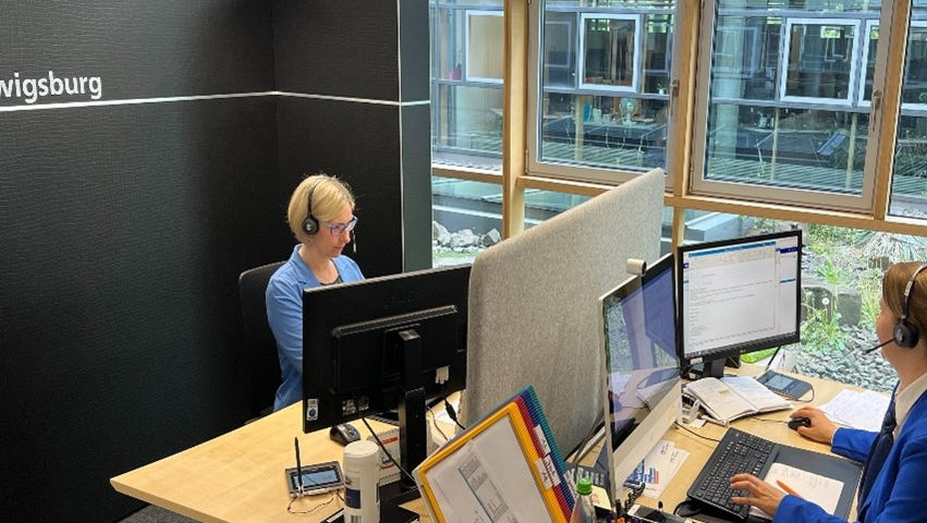 Zwei Mitarbeiterinnen des KDC