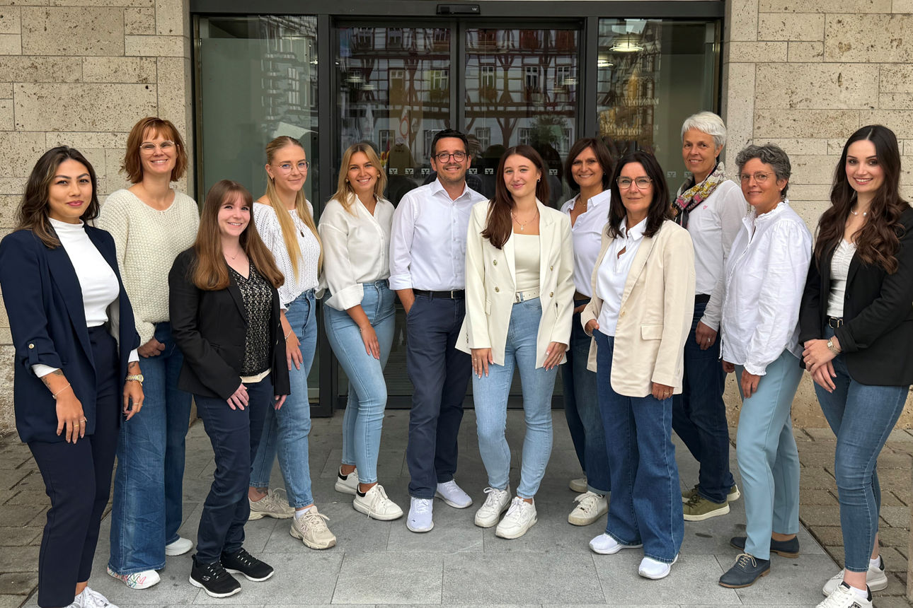 Gruppenbild unserer Mitarbeiter KundenServiceCenter
