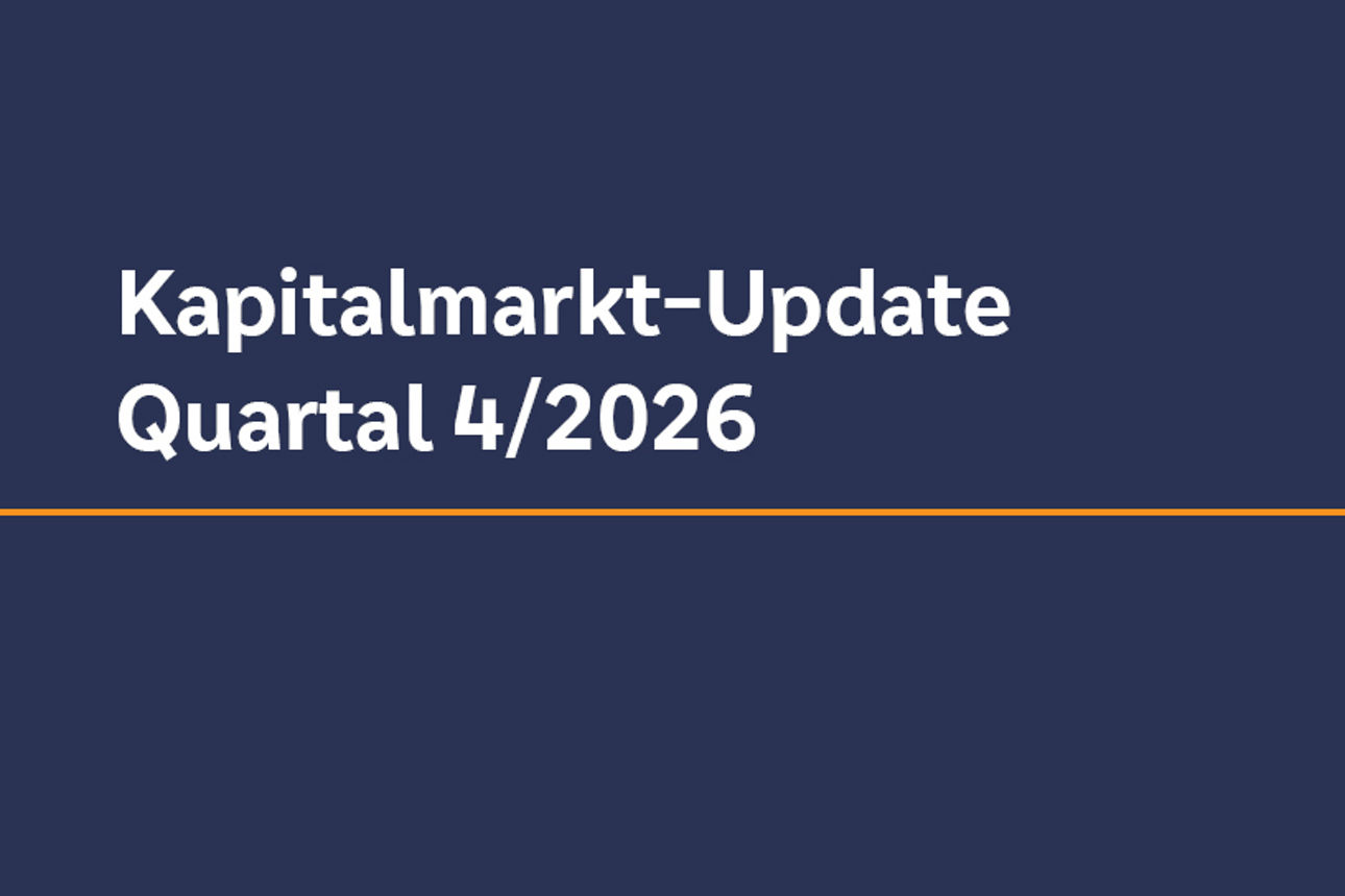 Titelfolie ‚Kapitalmarkt-Update Quartal 4/2026‘ auf dunkelblauem Hintergrund mit Firmenlogo rechts.