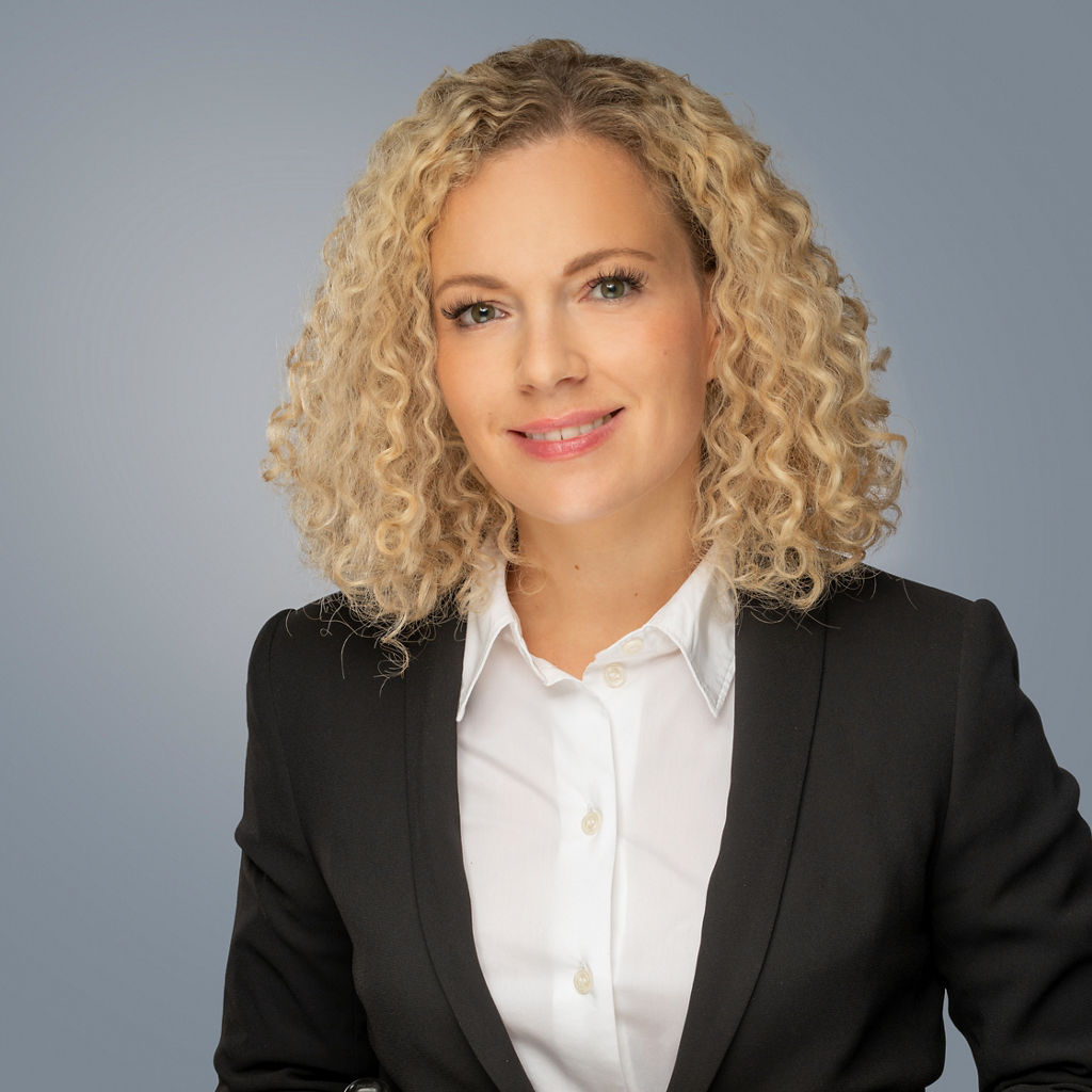 Bankmitarbeiterin Romeiß Karina-Maria