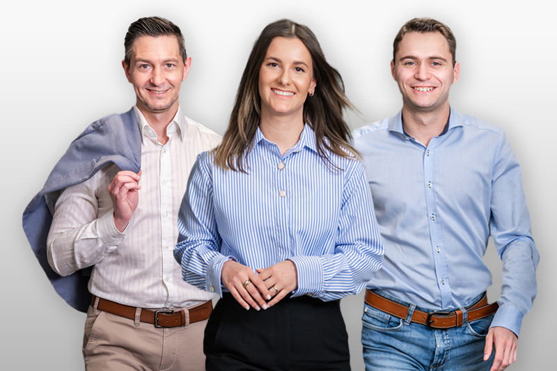 zwei Männer und eine Frau im Casual Business Outfit - Mitarbeiter der VVB