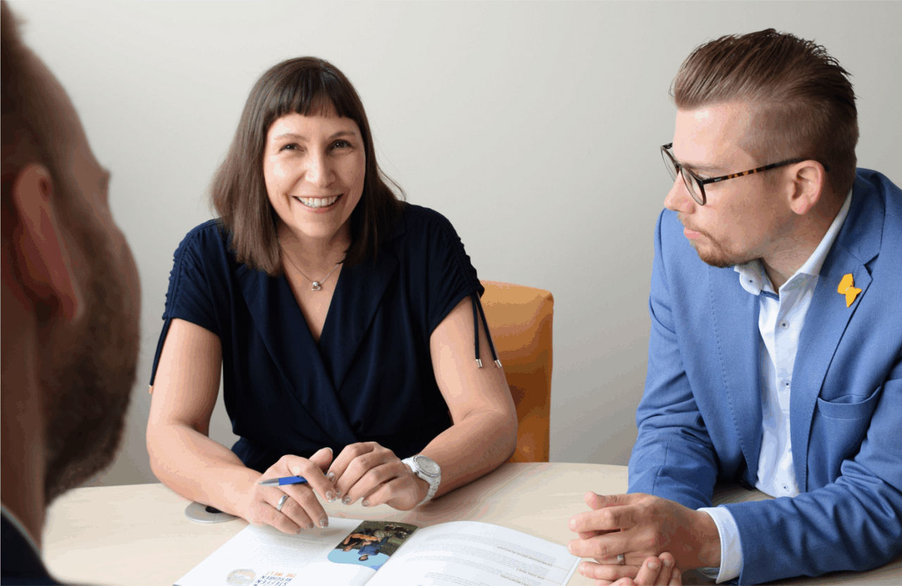 Vorstand der Volksbank in einem Meeting