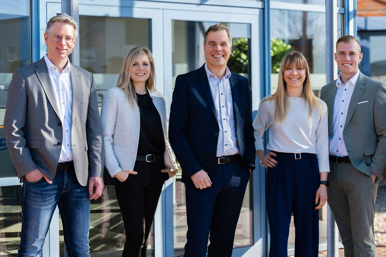 Mitarbeitende der VR Bank Schleswig-Holstein Mitte