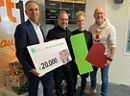 Spendenübergabe an die Stiftung Kartei der Not.
