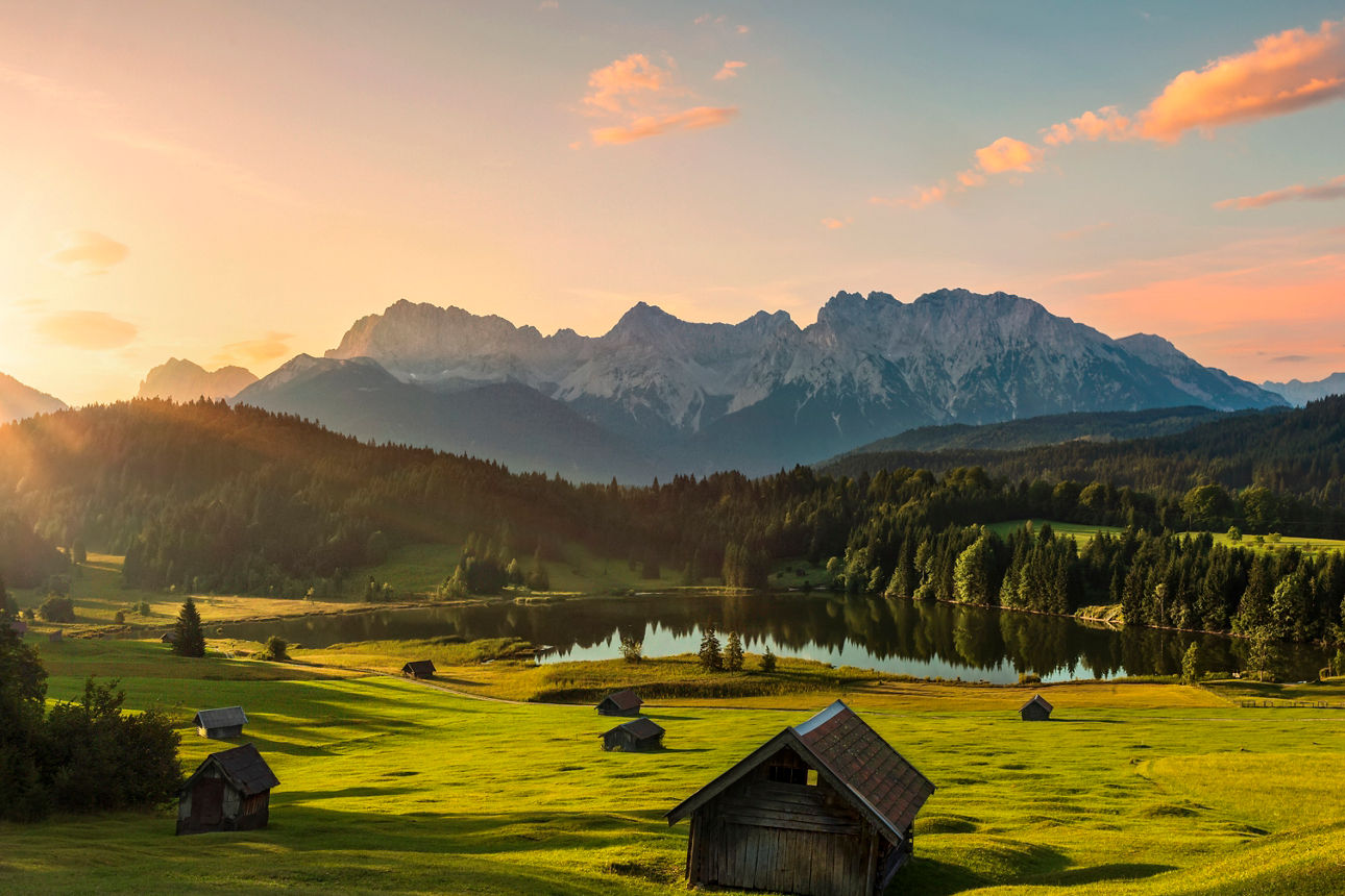 Geroldsee mit Karwendelgebirge bei Sonnenaufgang