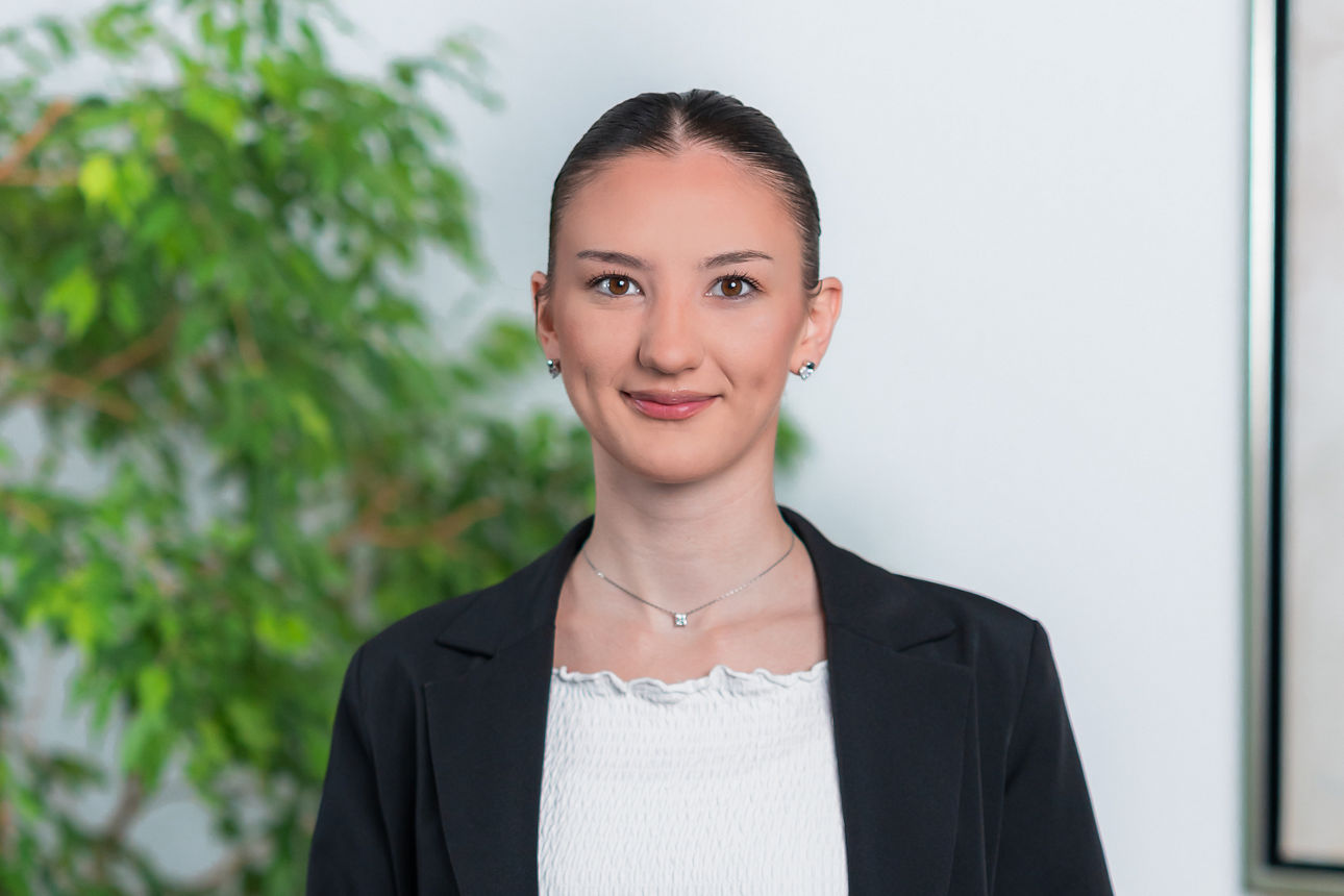 Porträtfoto von Julia Kern