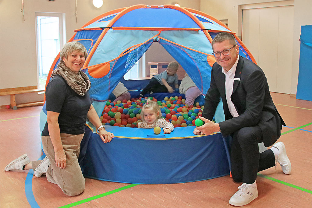 Übergabe des Bällebades für den Kindergarten Markgröningen