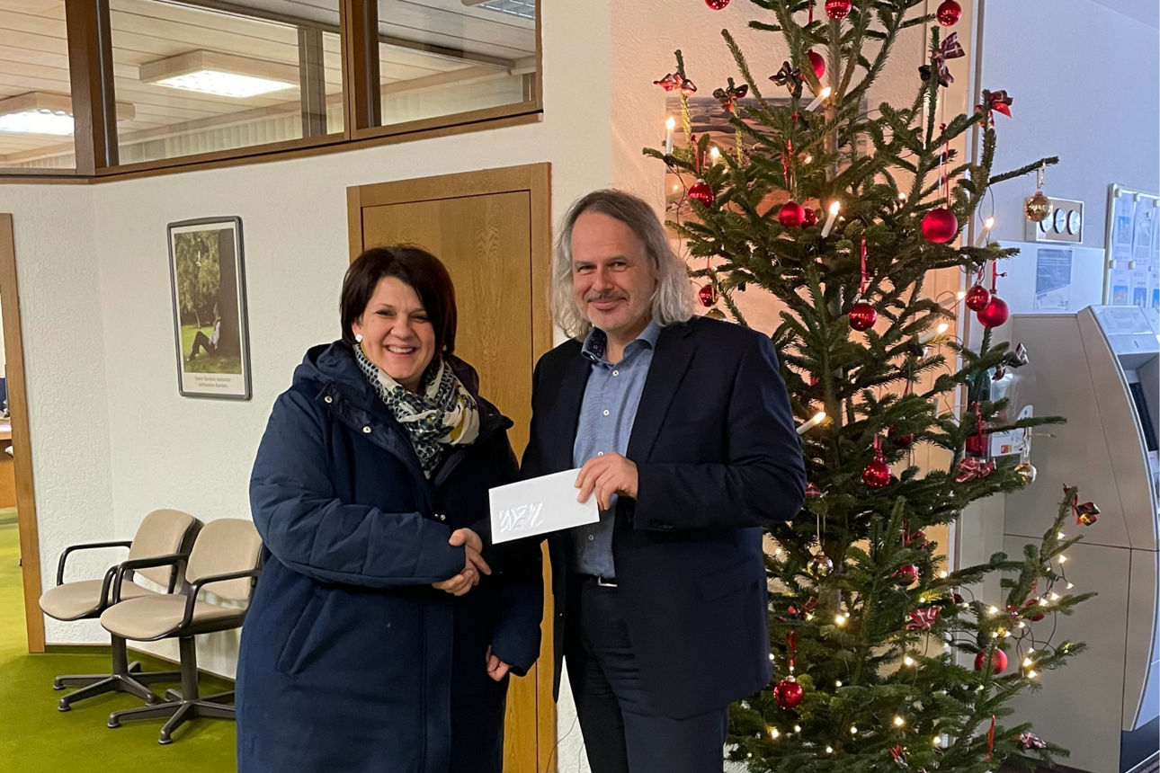 Spendenübergabe an den Kindergarten Neufraunhofen