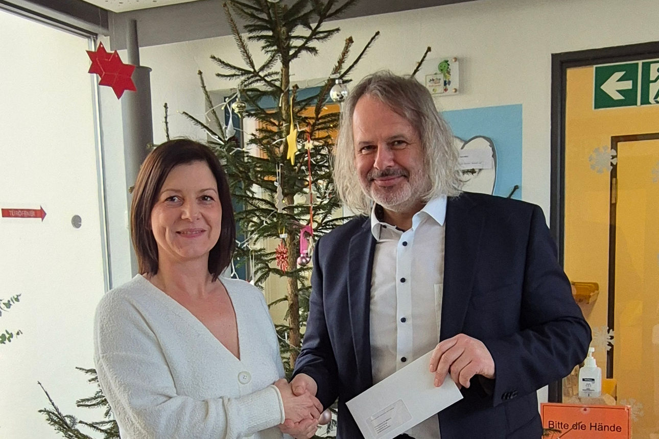 Spendenübergabe an das Kinderzentrum Altfraunhofen