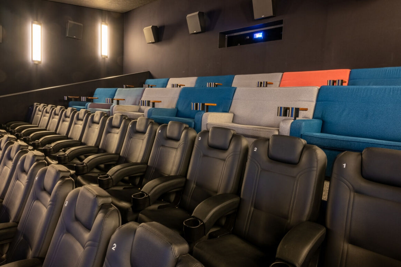 Cineplex Innenraum: Kinoosaal