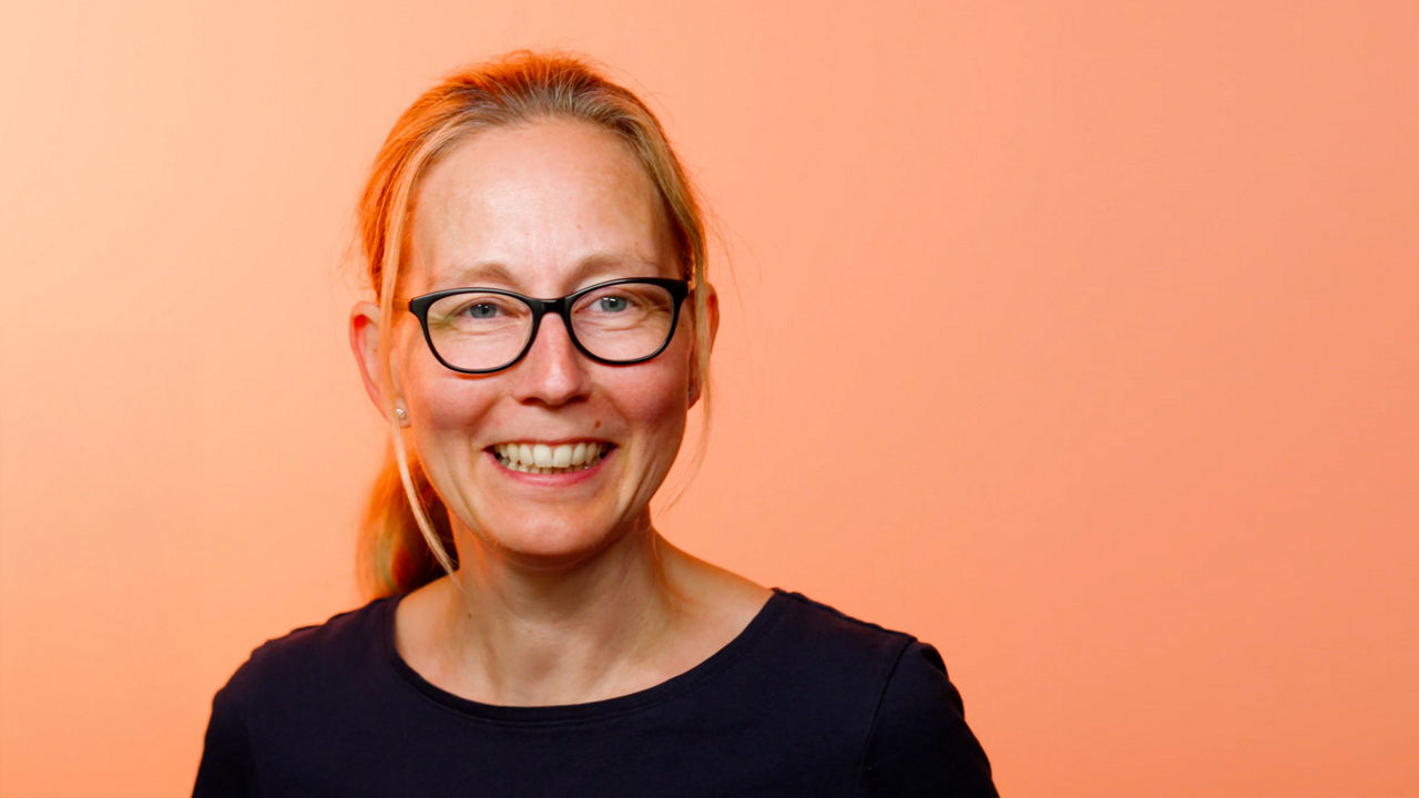 Portrait von der Teamleiterin Ausbildung Kirstin Stülb bei der Volksbank in Ostwestfalen