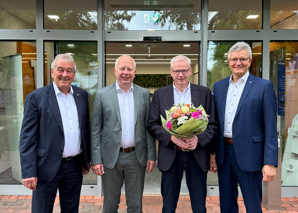 v.l.n.r.: Ralf Claus,Thomas Große-Klönne, Klaus Böckermann, Reinhard Rehling  Bildmaterial: Brand, Volksbank