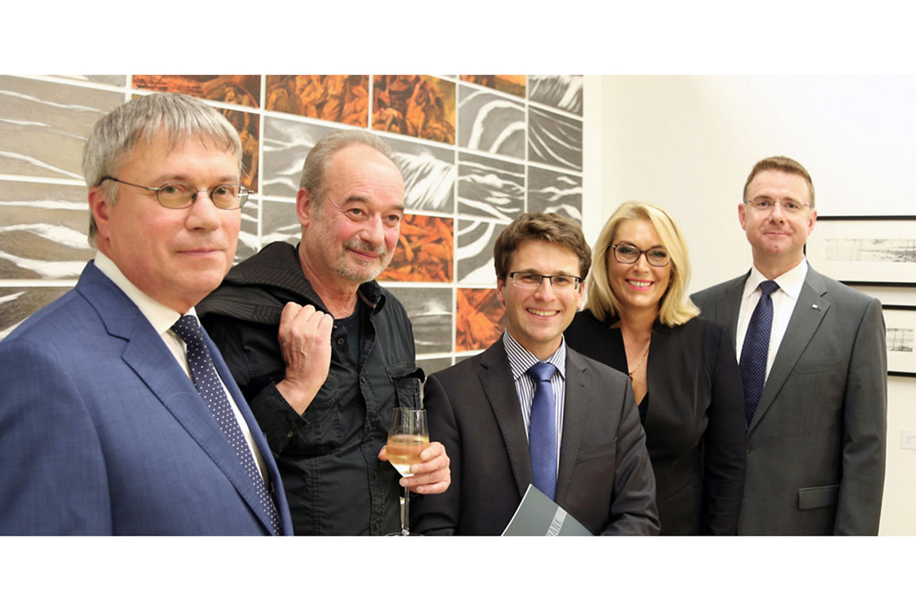 Eine Frau und vier Männer im Portrait