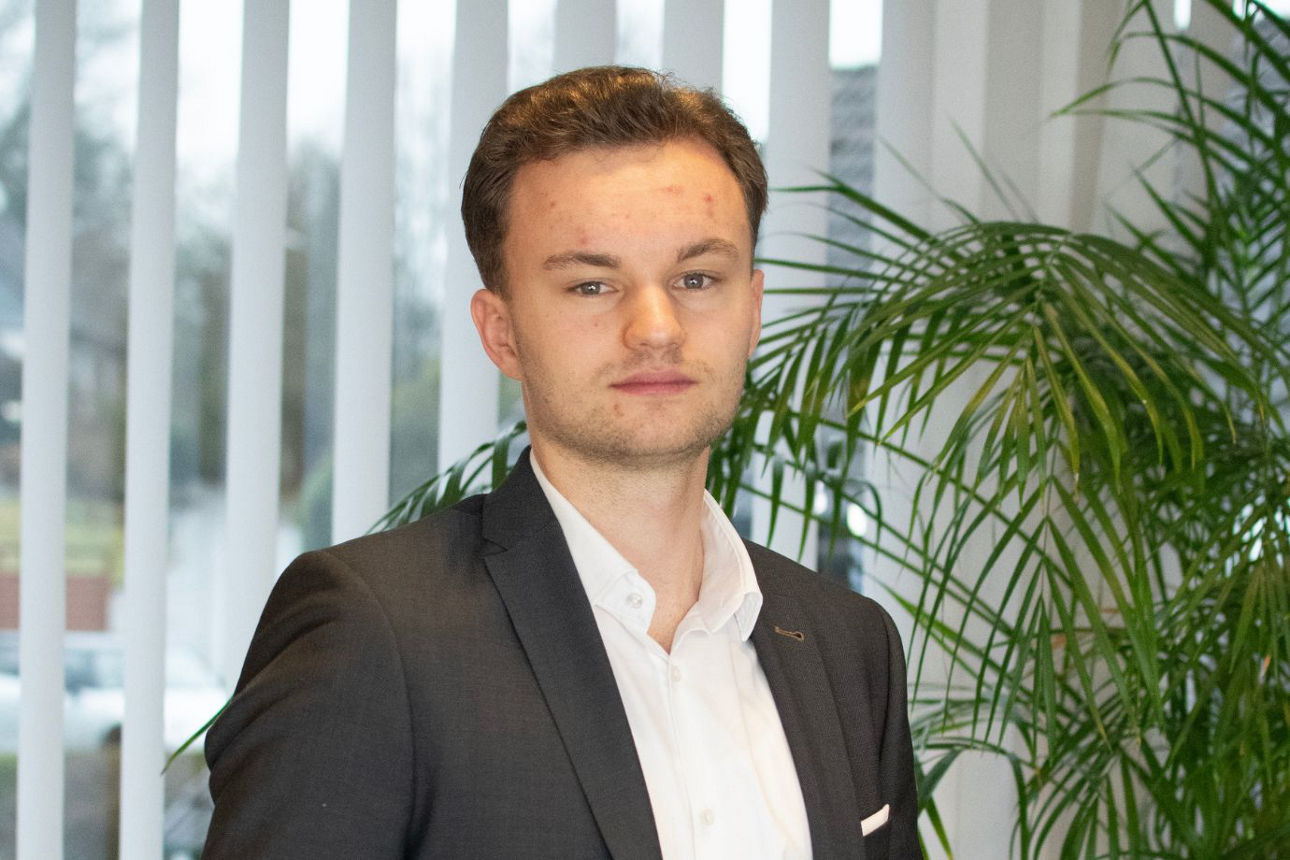 Porträtfoto von Adrian Koch