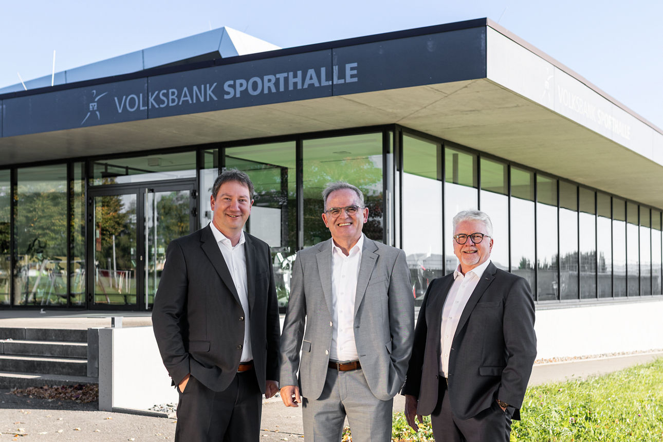 Die Vorstände Frank Kohler (von links) und Christoph Groß sowie der langjährige Vorstand Steffen Schlenker