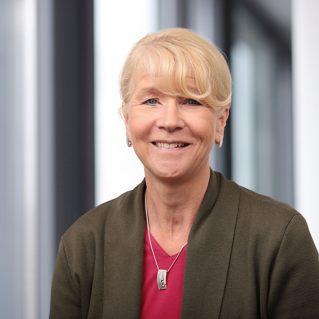 Bettina Korf