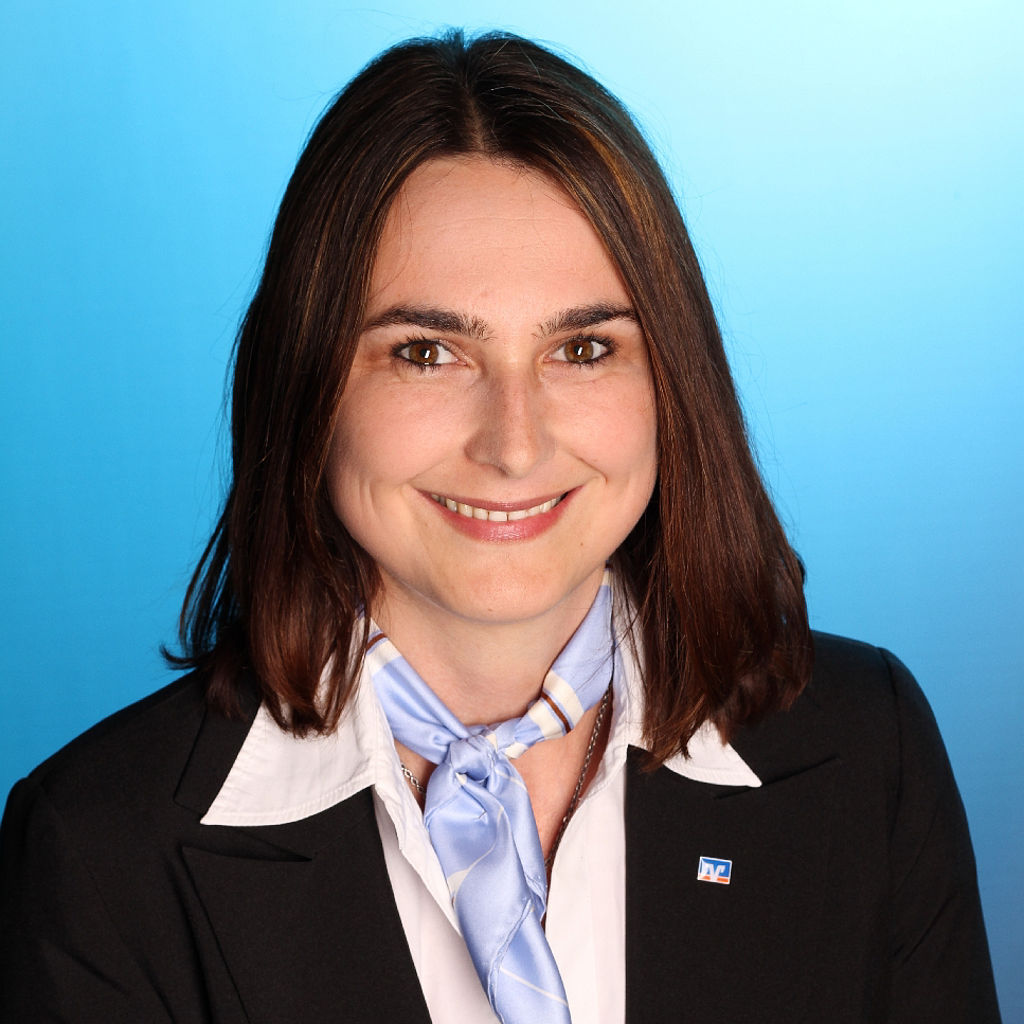 Servicemitarbeiterin Graben