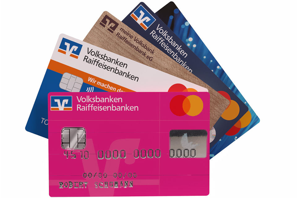 Darstellung der verschiedenen Motive der YoungCard der meine Volksbank Raiffeisenbank