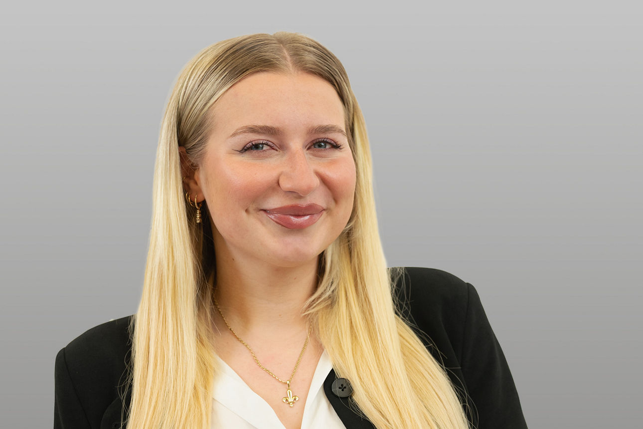Zina Kulusic, Kundenberaterin