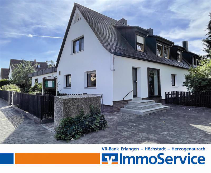 Haus mit Einfahrt