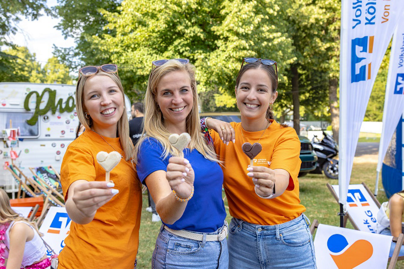 Mitarbeitende der Volksbank Köln Bonn