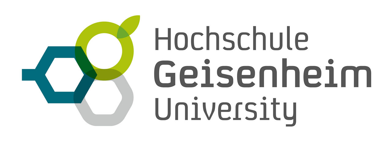 Logo der Hochschule Geisenheim University mit drei überlappenden sechseckigen Formen in Grün- und Grautönen neben dem Schriftzug