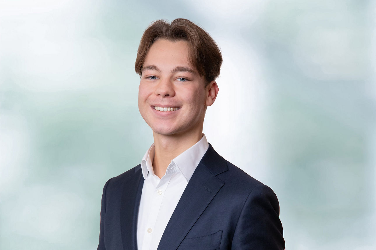 Portraitaufnahme unseres Kollegen Leon Lakomski