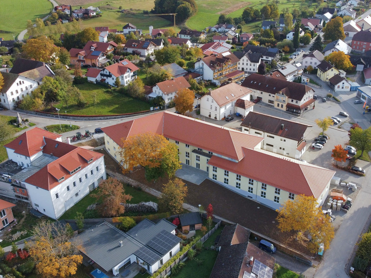 Luftaufnahme eines großen Gebäudes