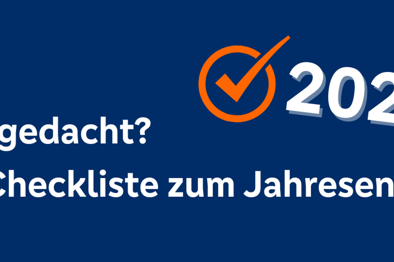 Ein weißer Text steht auf dunkelblauem Grund