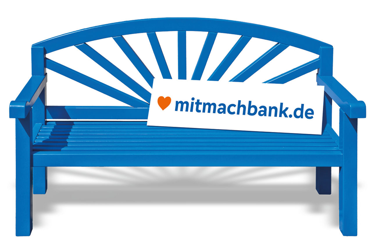 Blaue Bank mit einem Schild auf der Sitzfläche - mitmachbank