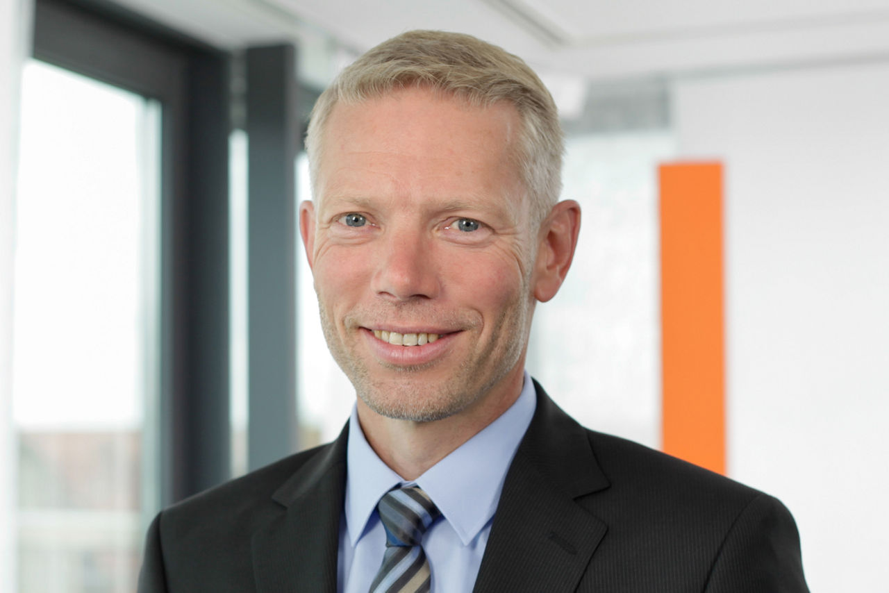 Hans-Heinrich Lieneke, Unternehmenskundenberaterin