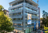Blick auf das Gebäude der Volksbank am Lutherplatz