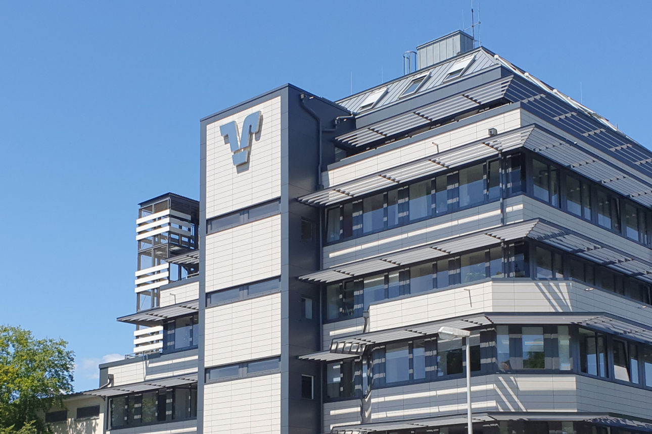 Hauptgebäude der VR-Bank Coburg in der Mohrenstraße 7 a in Coburg