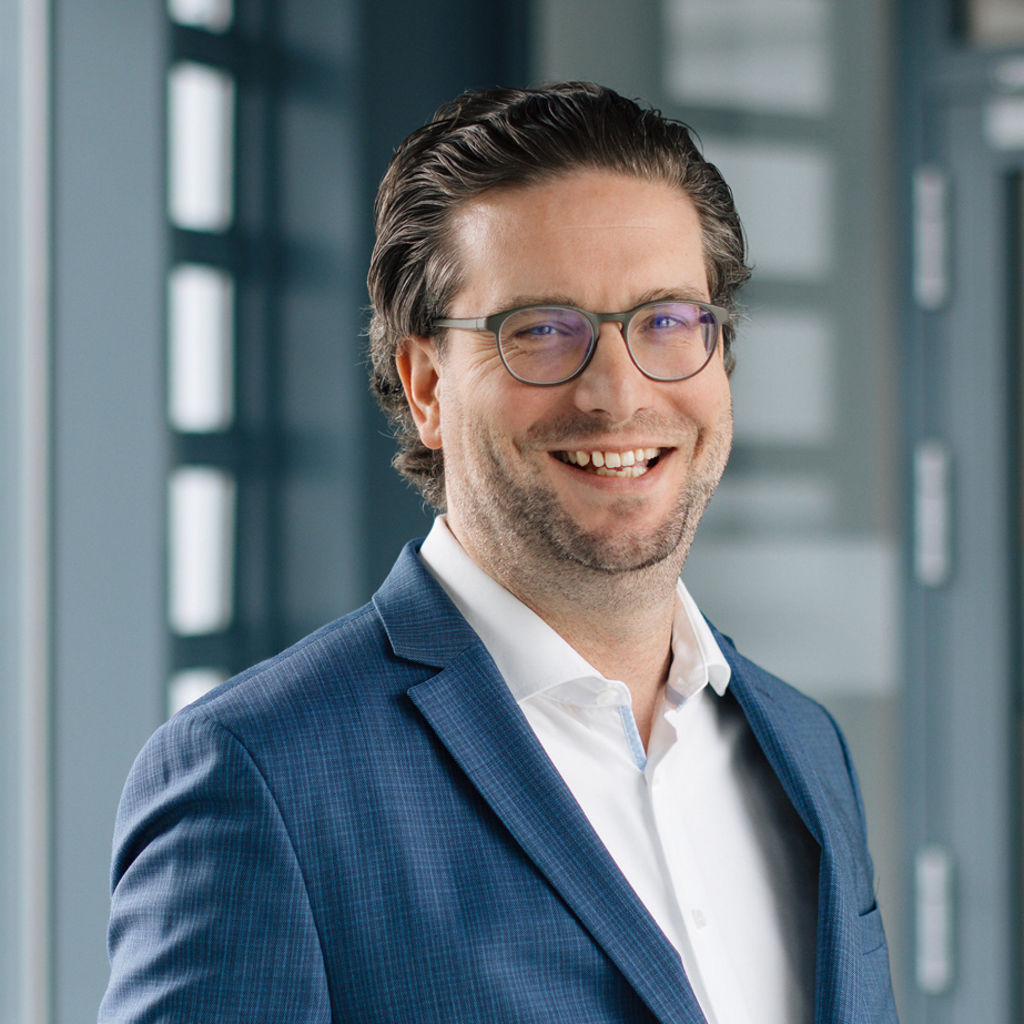 Mitarbeiterbild Leitung Personal Matthias Mieniets