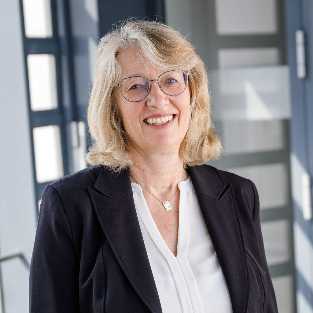 Mitarbeiterbild Anlageberaterin Mathilde Edhofer